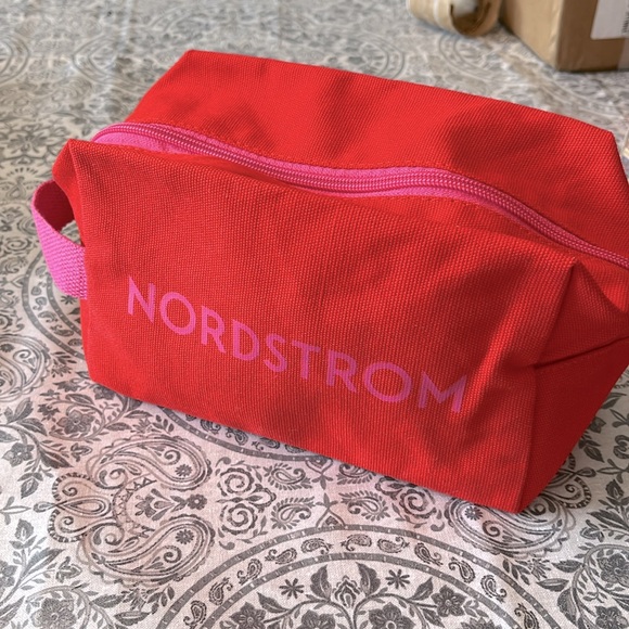 NORDSTROM BEAUTY Cosmetic Bag - Picture 1 of 5